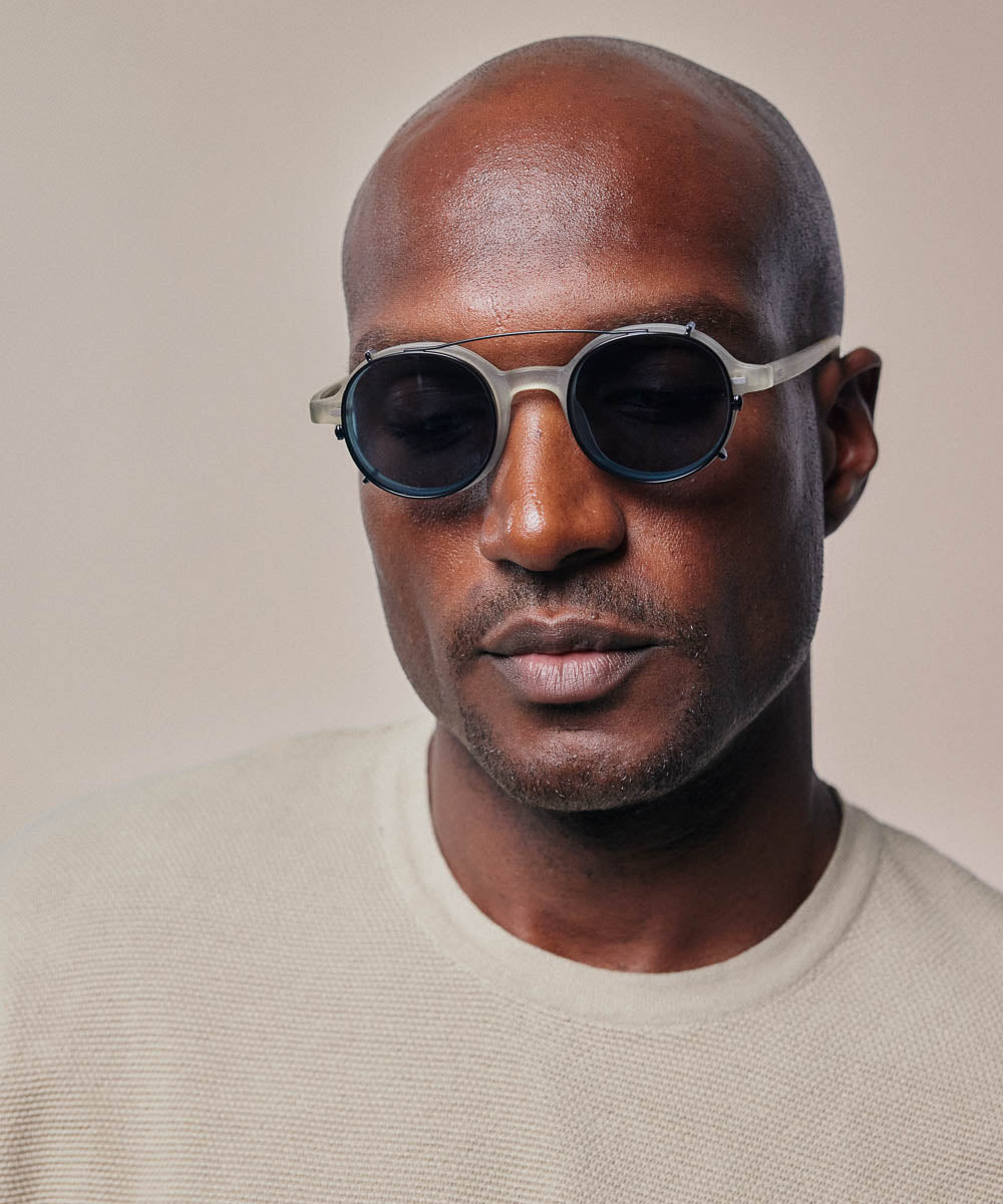 Johann Wolff Gatsby Matte Black Blue Photochromic Clip