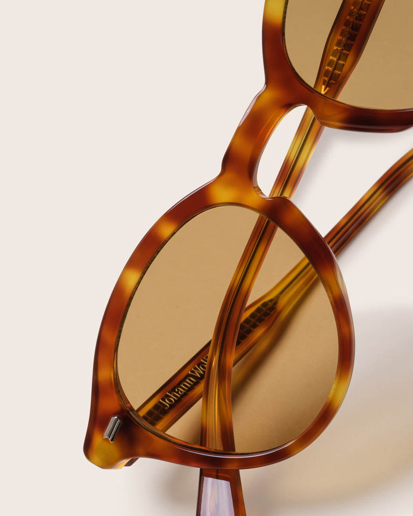 Johann Wolff Zhan Vintage Tortoise Bunt Yellow Sunglasses #color_vintage-tortoise-burnt-yellow