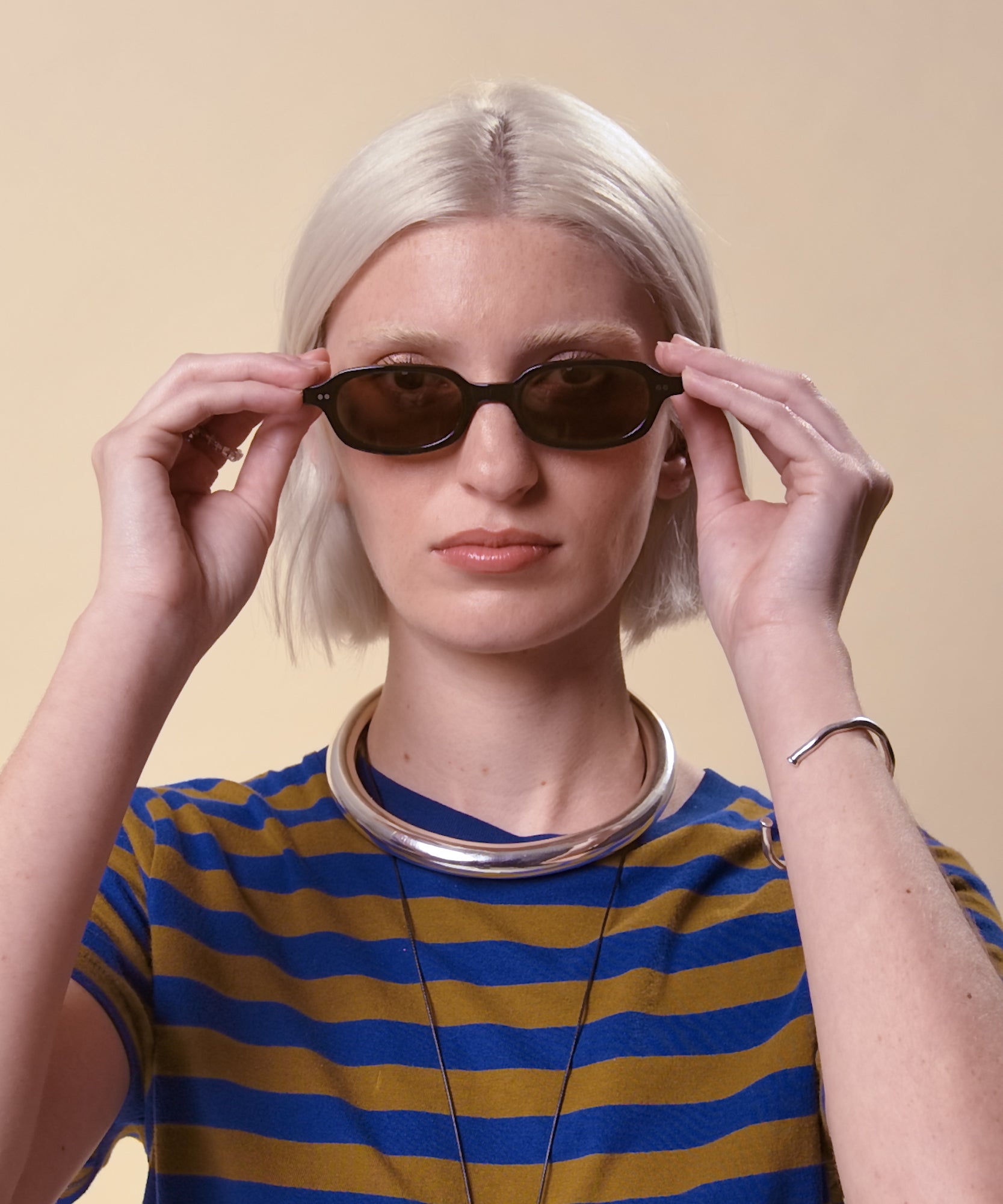 johann wolff alma black sunglasses #color_black