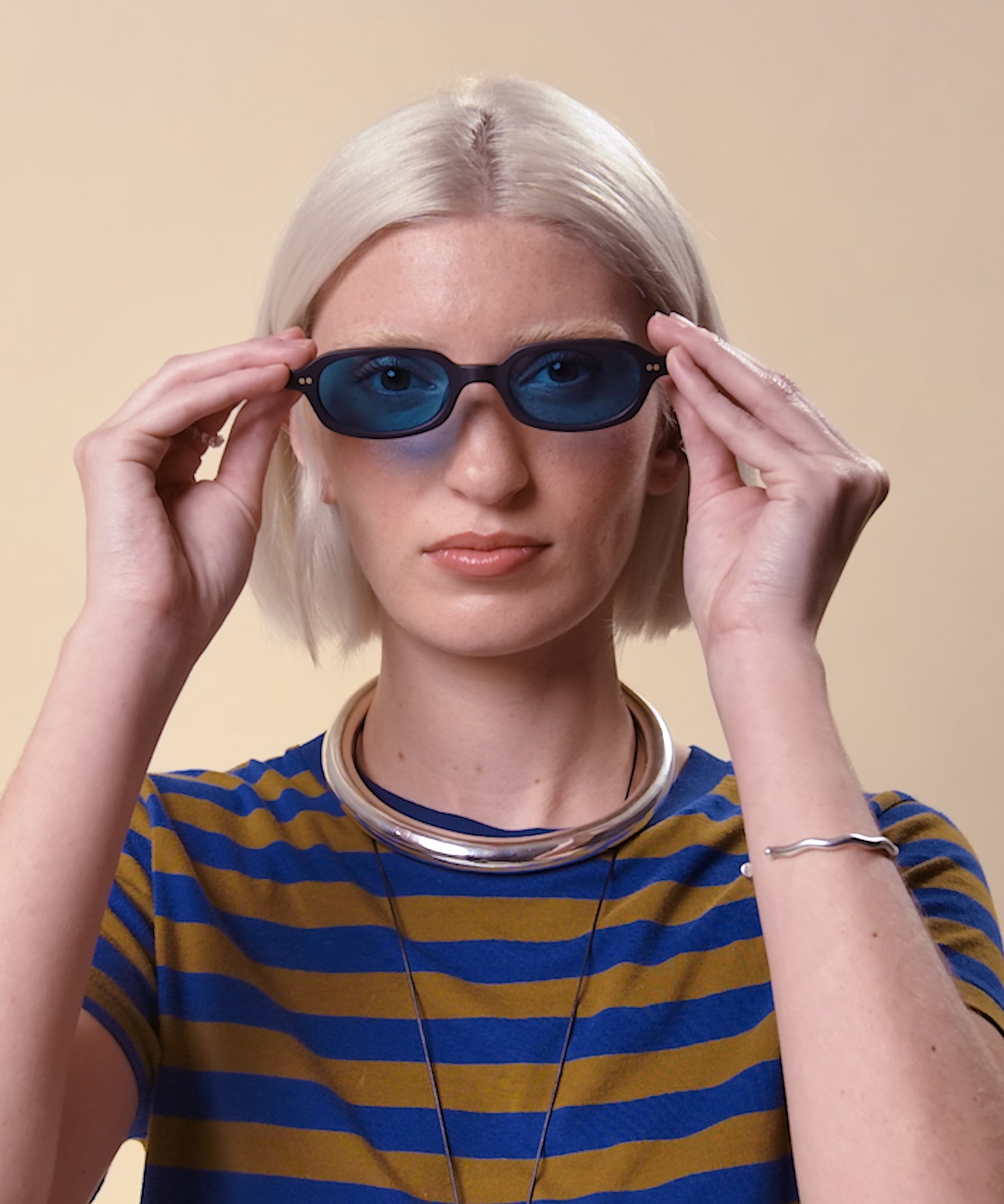 johann wolff alma matte black sunglasses #color_matte-black-jade